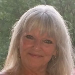 Meet your Posher, Linda